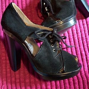 Michael Kora black chunky heels